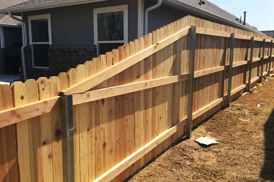 Privacy Fence With Metal Posts (A Better Approach)