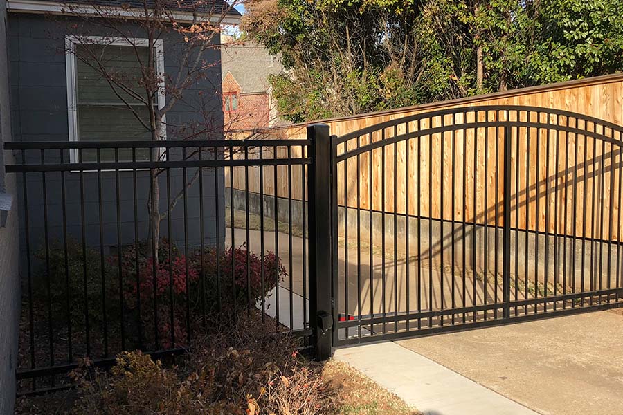 aluminum fences. Explore residential fencing options in our detailed guide, discussing pros, cons, and how to choose the perfect fence for your home.