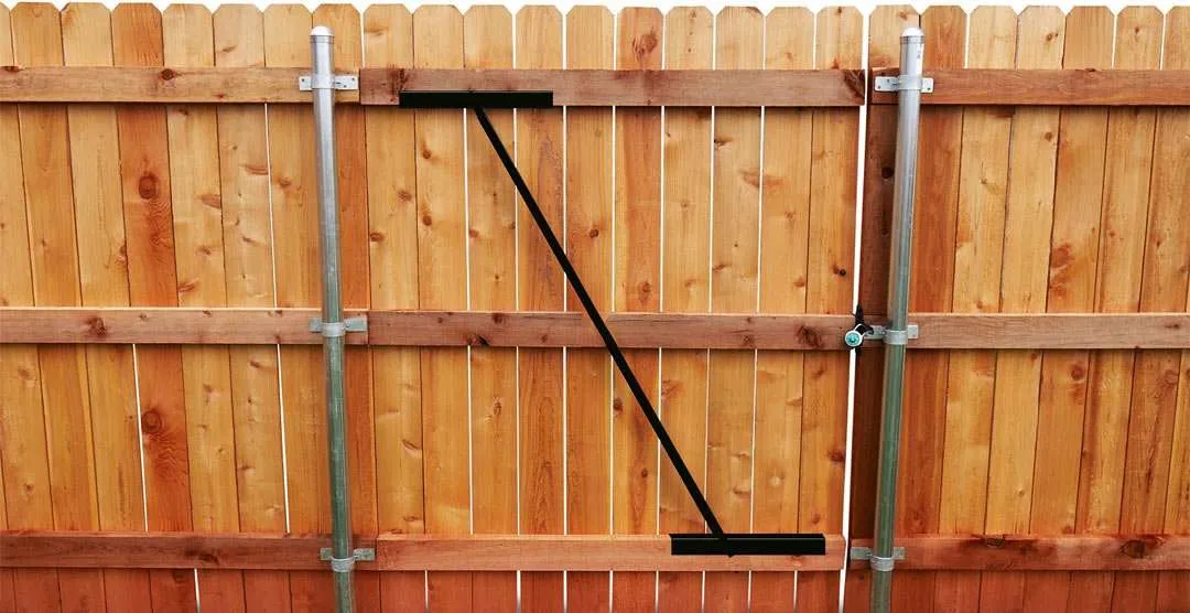 Fence Gate Gaps & Ground Clearance (A Simple Guide)