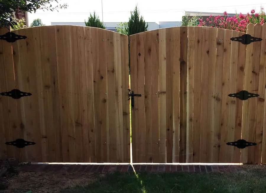 Doorway fence shop