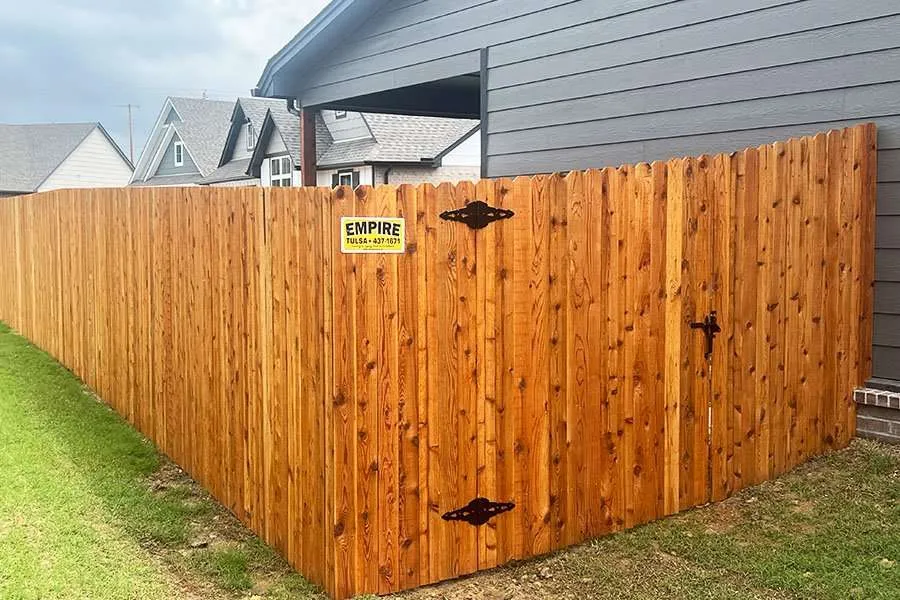 Cedar Privacy Fence 6' (Pre-stained) Dog Ear on Steel Posts at Broken Arrow, OK