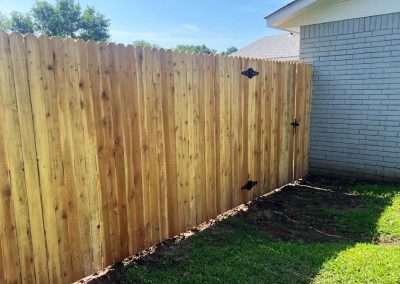 Dog-ear-wood-vertical-privacy-fence-gate