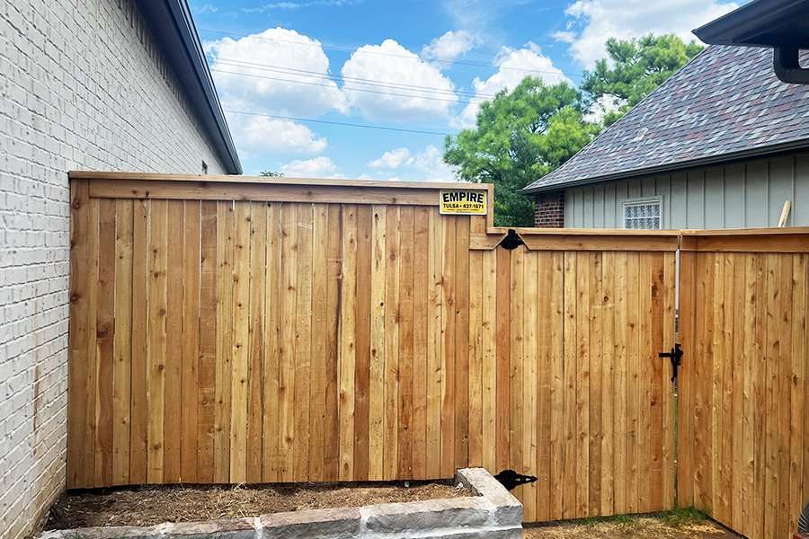 Privacy Fence 6′ Cedar Cap & Trim on Steel Posts at Jenks, OK Privacy Fence 6' Cedar Cap & Trim on Steel Posts at Jenks, OK